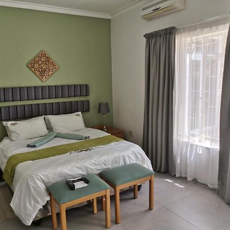 Guesthouse Terra Africa Windhoek Esterno foto
